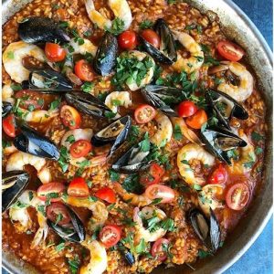 Seafood paella