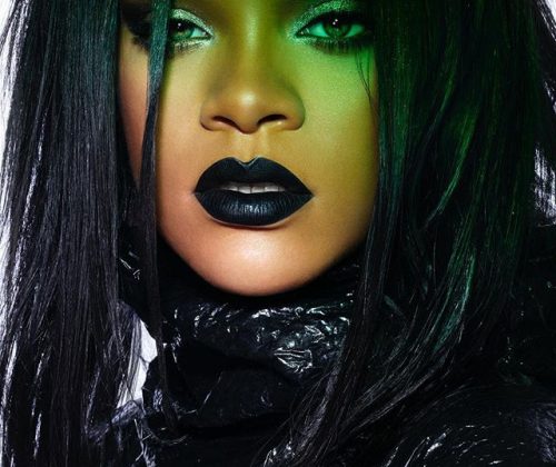 Rihanna Shows Us How To Turn Heads With Black Lipstick And Eyeliner