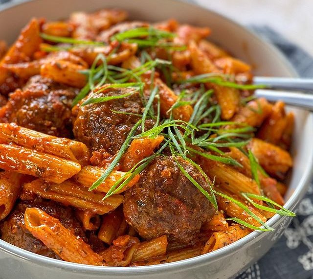 Meatballs with tomato penne