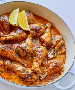 Roast chicken in garlic-prego sauce